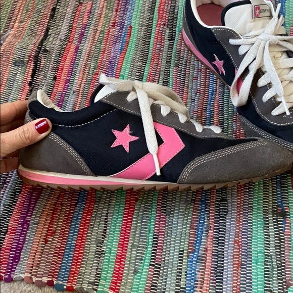 converse classic running shoes